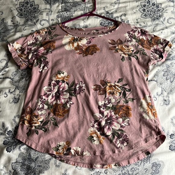 Huge lot (9) of Maurice’s, M shirts. - Picture 6 of 8